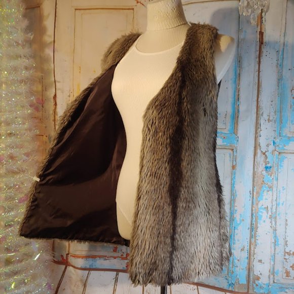 JJ Basics faux fur sleeveless  sweater vest /size M / shades of brown - Picture 2 of 7